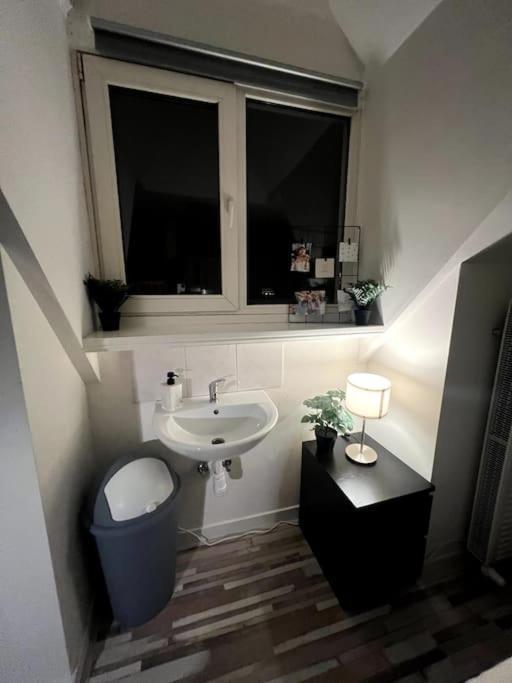 404 - - By T&s. Appartement